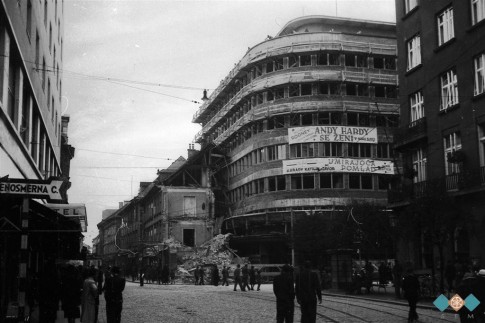 Palača Bata med gradnjo, arhitekt Franjo Lušičić. Avtor slike: Peter Naglič, vir: Slovenski etnografski muzej