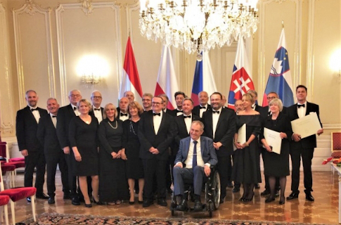 Nagrajenci s češkim predsednikom Milošom Zemanom
